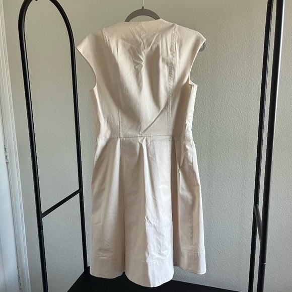 AKRIS PUNTO | Crew Neck Knee Length Embellished Design Dress in Ivory | Size 8 - Picture 7 of 9